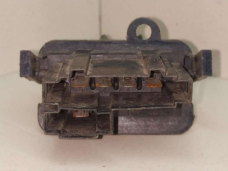 BOSCH3131090055 Сопротивление печки Skoda Octavia (A4) 1998г. | Фото № 2 BOSCH3131090055 Сопротивление печки Skoda Octavia (A4) 1998г. - Фото 2