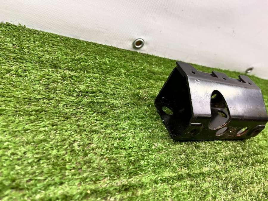 4F9863254B Кронштейн (крепление) Audi A6 C6 (S6,RS6) 2007г. | Фото № 4 4F9863254B Кронштейн (крепление) Audi A6 C6 (S6,RS6) 2007г. - Фото 4