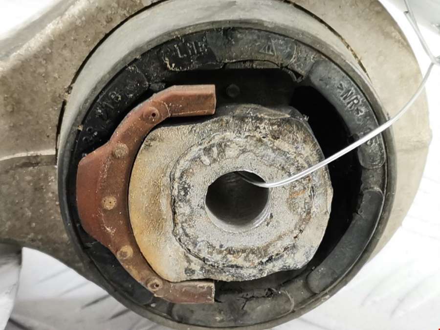 Рычаг передний правый Audi A4 B6 (2000-2006) Седан 2001г. | Фото № 3 Рычаг передний правый Audi A4 B6 (2000-2006) Седан 2001г. - Фото 3