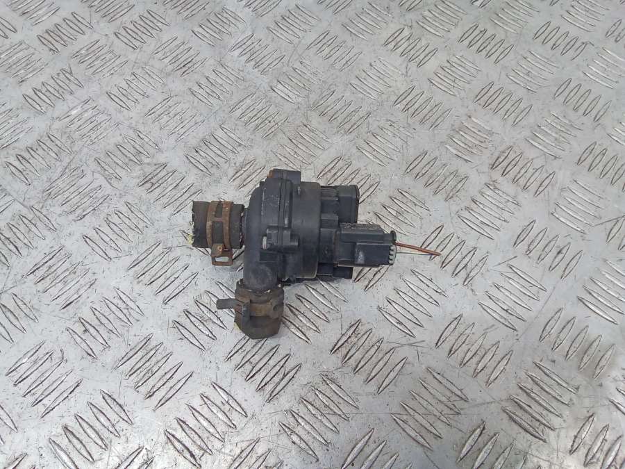 A2118350364 Насос антифриза дополнительный Mercedes-Benz C 2016г. | Фото № 1 A2118350364 Насос антифриза дополнительный Mercedes-Benz C 2016г. - Фото 1