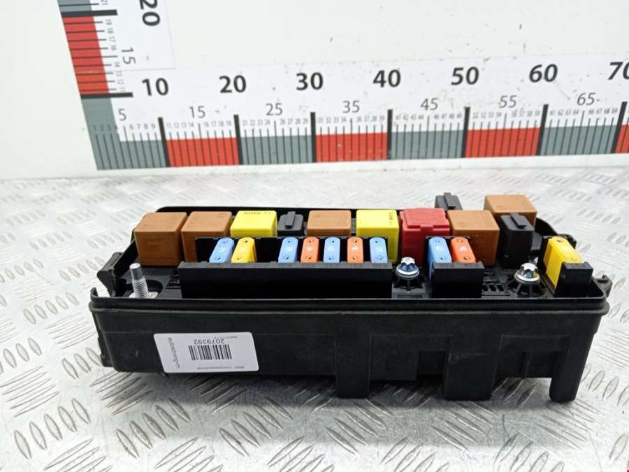 Блок предохранителей Saab 9-3 (2) (2002-2014) Универсал 2005г. | Фото № 5 Блок предохранителей Saab 9-3 (2) (2002-2014) Универсал 2005г. - Фото 5