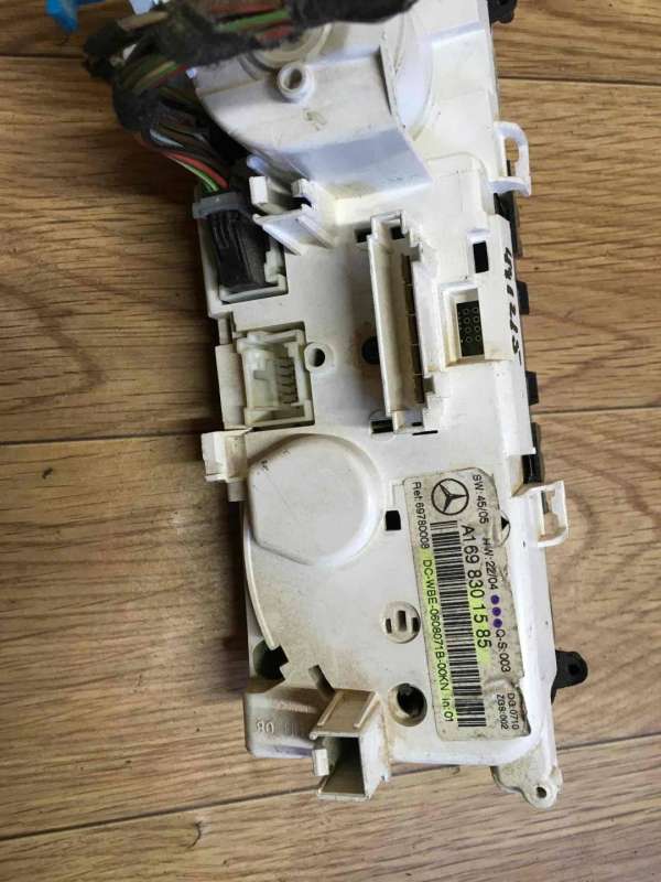 1698301585A1698301585 Блок управления печки/климат-контроля  Mercedes-Benz A W169 2006г. | Фото № 2  1698301585A1698301585 Блок управления печки/климат-контроля  Mercedes-Benz A W169 2006г. - Фото 2