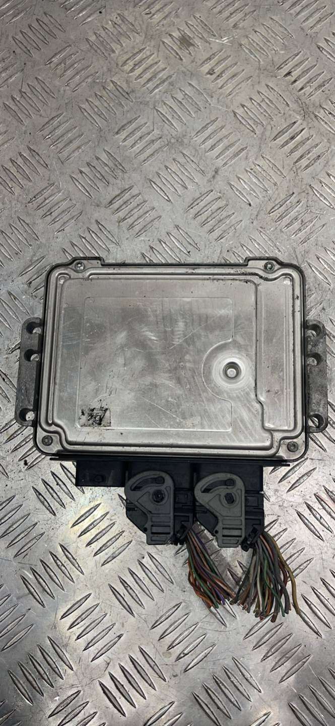 8200705747 Блок управления двигателем Renault Megane 0000г. | Фото № 3 8200705747 Блок управления двигателем Renault Megane 0000г. - Фото 3