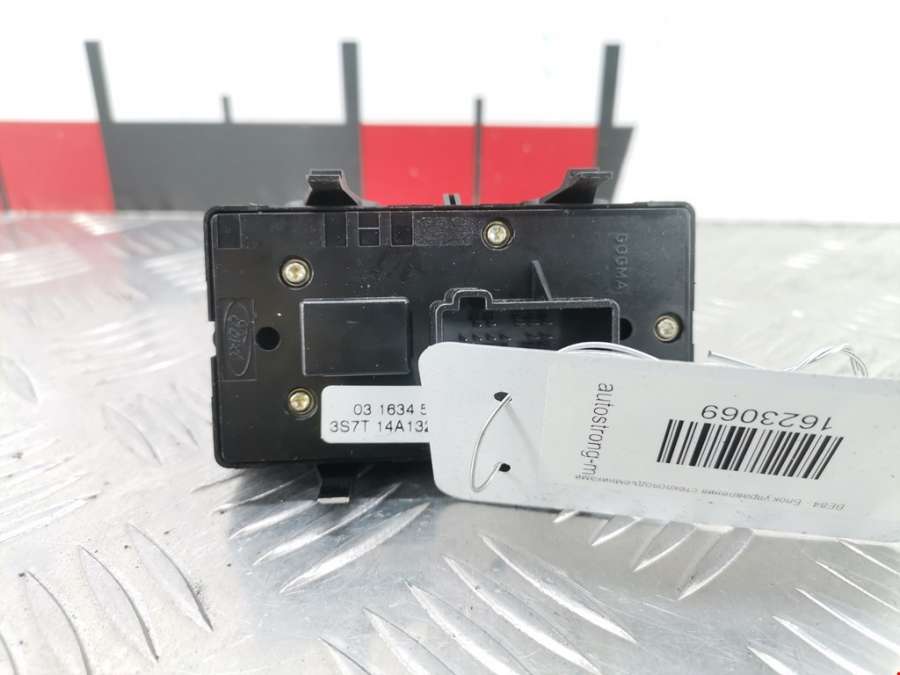 3S7T14A132BA Блок управления стеклоподъемниками Ford Mondeo 3 (2000-2007) Универсал 2002г. | Фото № 2 3S7T14A132BA Блок управления стеклоподъемниками Ford Mondeo 3 (2000-2007) Универсал 2002г. - Фото 2