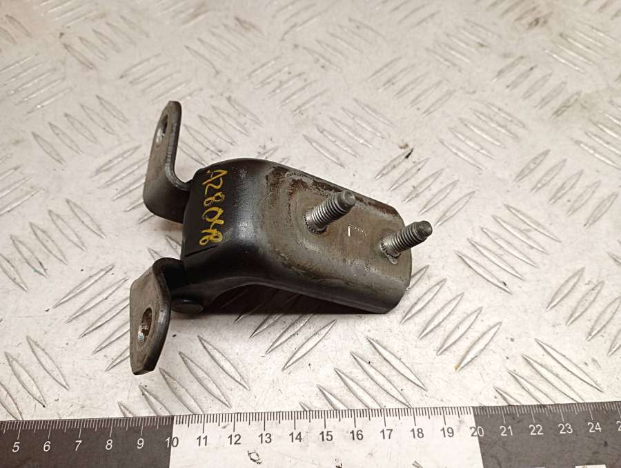 Петля двери задней левой Toyota RAV4 2 (XA20) внедорожник 2005г. | Фото № 3 Петля двери задней левой Toyota RAV4 2 (XA20) внедорожник 2005г. - Фото 3