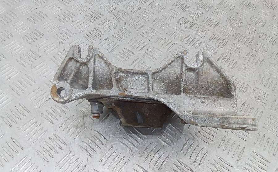 8200805803 Подушка крепления двигателя Renault Duster 2010г. | Фото № 3 8200805803 Подушка крепления двигателя Renault Duster 2010г. - Фото 3