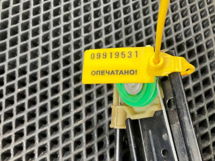 4L0837461A4L0837461E Стеклоподъемник передний левый  Audi Q7 4L 2006г. | Фото № 9  4L0837461A4L0837461E Стеклоподъемник передний левый  Audi Q7 4L 2006г. - Фото 9