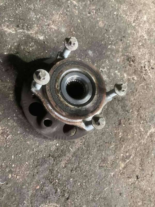 Ступица задняя правая  Mercedes-Benz GLC X253/C253 2016г. | Фото № 1   Ступица задняя правая  Mercedes-Benz GLC X253/C253 2016г. - Фото 1