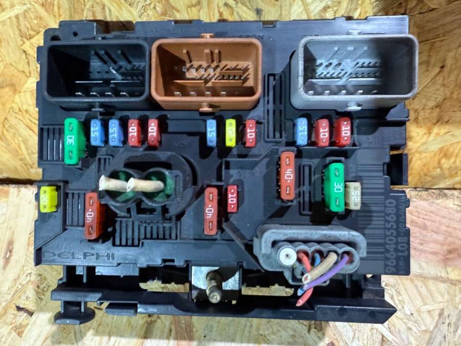 9664055680BSML08 Блок предохранителей Citroen C4 2 2010г. | Фото № 2 9664055680BSML08 Блок предохранителей Citroen C4 2 2010г. - Фото 2