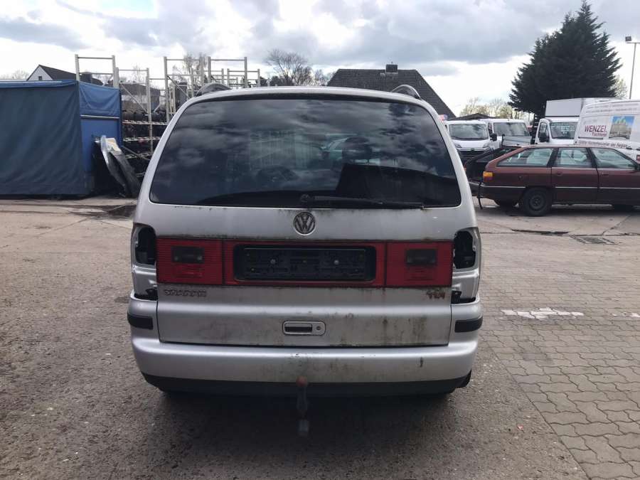 Петля крышки (двери) багажника Volkswagen Sharan 1 (1995-2010) Минивэн 2002г. | Фото № 5 Петля крышки (двери) багажника Volkswagen Sharan 1 (1995-2010) Минивэн 2002г. - Фото 5