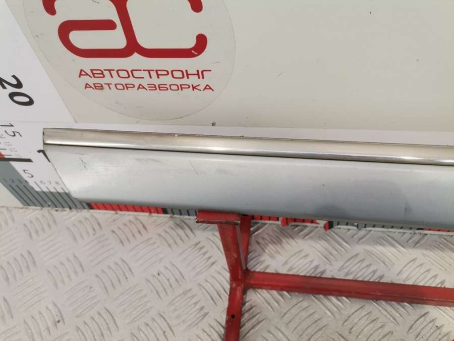 Накладка декоративная (молдинг) двери задней правой Mercedes C-Class (W202) (1993-2001) Универсал 1997г. | Фото № 2 Накладка декоративная (молдинг) двери задней правой Mercedes C-Class (W202) (1993-2001) Универсал 1997г. - Фото 2