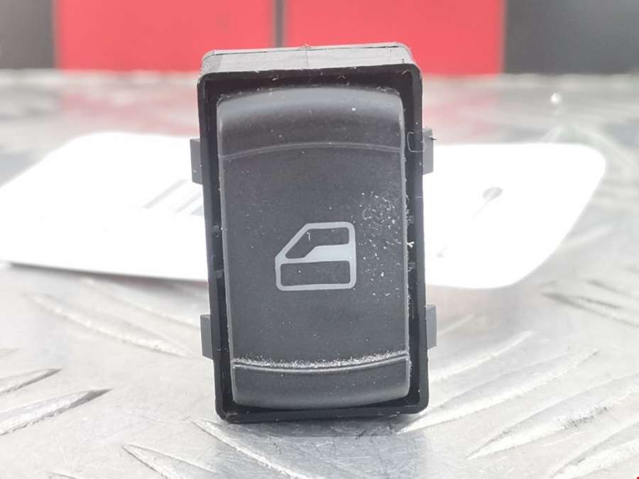 1J0959855 Кнопка стеклоподъемника Volkswagen Passat 5 GP (2000-2005) Универсал 2002г. | Фото № 1 1J0959855 Кнопка стеклоподъемника Volkswagen Passat 5 GP (2000-2005) Универсал 2002г. - Фото 1