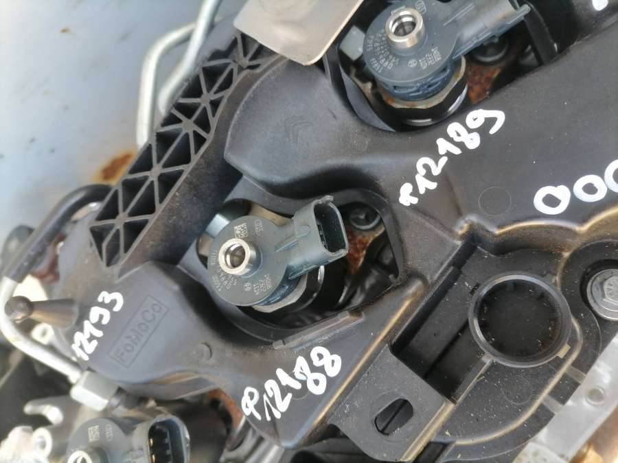 9811760780 СКОБА (КРОНШТЕЙН) КРЕПЛЕНИЯ ФОРСУНКИ Citroen Berlingo 3 2021г. | Фото № 1 9811760780 СКОБА (КРОНШТЕЙН) КРЕПЛЕНИЯ ФОРСУНКИ Citroen Berlingo 3 2021г. - Фото 1