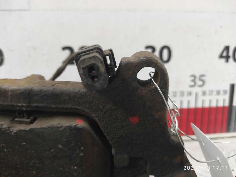 Суппорт передний левый Volkswagen Touran 1 (2003-2015) Минивэн 2009г. | Фото № 2 Суппорт передний левый Volkswagen Touran 1 (2003-2015) Минивэн 2009г. - Фото 2