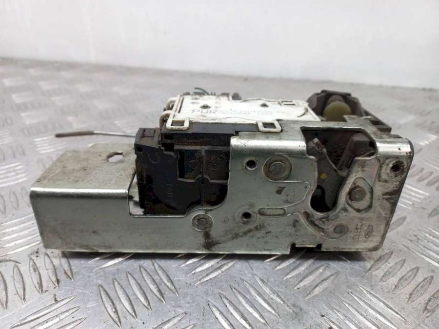 YC15V43288FP Замок двери задней правой Ford Transit 3 поколение 2006г. | Фото № 1 YC15V43288FP Замок двери задней правой Ford Transit 3 поколение 2006г. - Фото 1