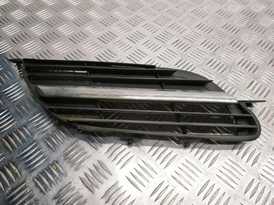 62320BU0062322BU000 Решетка радиатора правая Nissan Almera Tino V10 V10 2005г. | Фото № 1 62320BU0062322BU000 Решетка радиатора правая Nissan Almera Tino V10 V10 2005г. - Фото 1