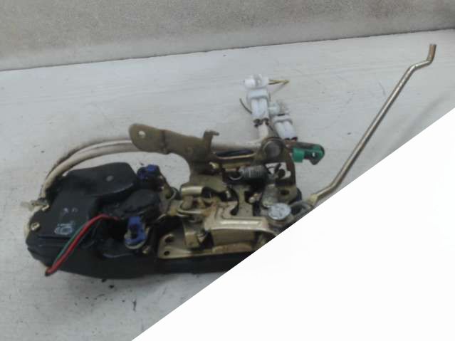 Замок боковой двери,лево,перед Suzuki Baleno (1995 - 2002) Седан 1997г. | Фото № 1 Замок боковой двери,лево,перед Suzuki Baleno (1995 - 2002) Седан 1997г. - Фото 1