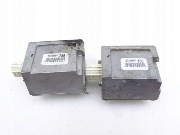 MR551786 Датчик удара  Mitsubishi Pajero 3 поколение (1999-2003) 1999г. | Фото № 4  MR551786 Датчик удара  Mitsubishi Pajero 3 поколение (1999-2003) 1999г. - Фото 4