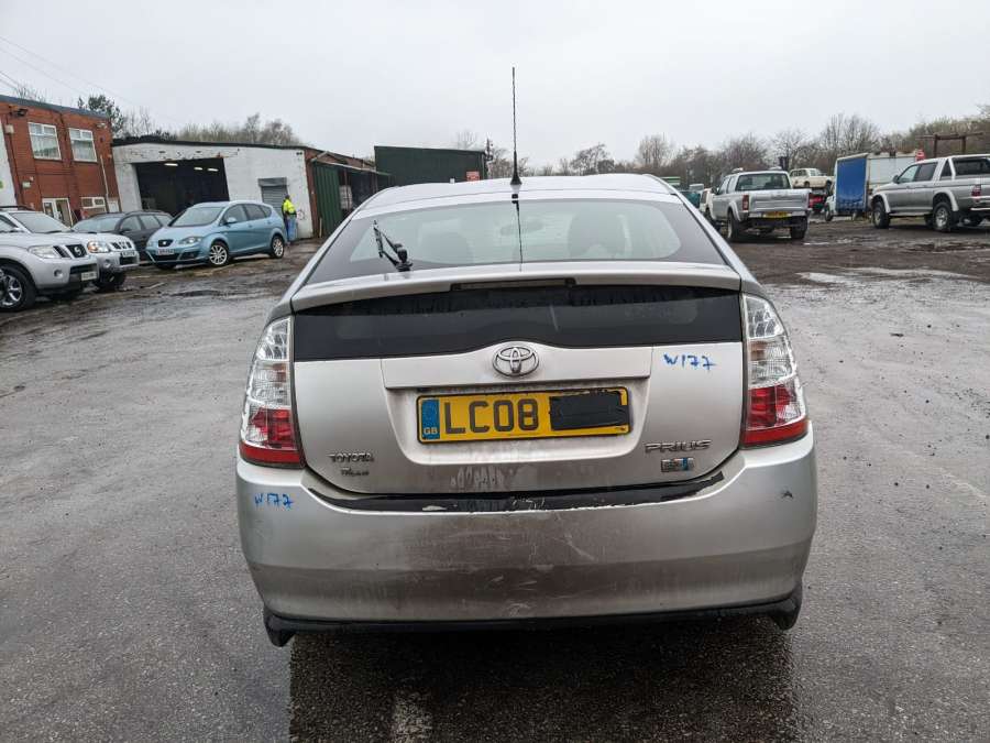 Плафон салонный Toyota Prius 2 (XW20) (2003-2009) Хетчбэк 5дв. 2008г. | Фото № 12 Плафон салонный Toyota Prius 2 (XW20) (2003-2009) Хетчбэк 5дв. 2008г. - Фото 12