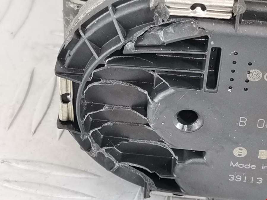 0280750095 Заслонка дроссельная Volkswagen Lupo (1998-2005) Хетчбэк 5дв. 2004г. | Фото № 2 0280750095 Заслонка дроссельная Volkswagen Lupo (1998-2005) Хетчбэк 5дв. 2004г. - Фото 2