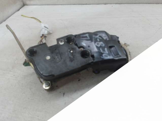 Замок боковой двери,лево,перед Suzuki Baleno (1995 - 2002) Седан 1997г. | Фото № 2 Замок боковой двери,лево,перед Suzuki Baleno (1995 - 2002) Седан 1997г. - Фото 2