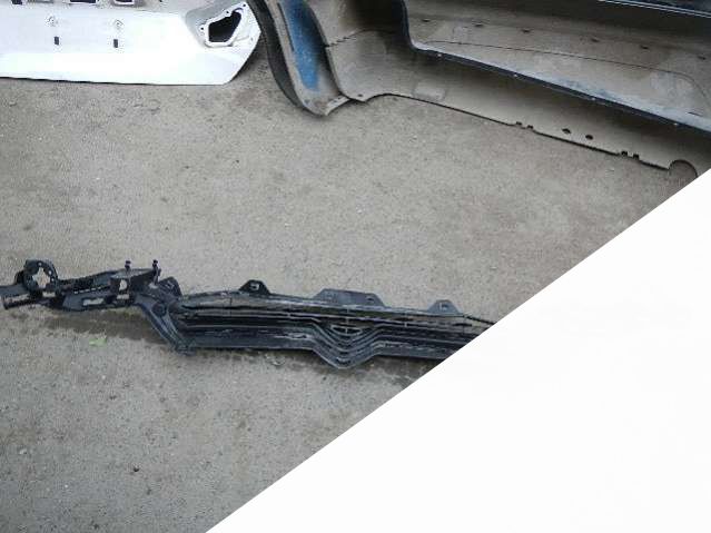 Решетка радиатора  Citroen C4 0000г. | Фото № 2   Решетка радиатора  Citroen C4 0000г. - Фото 2