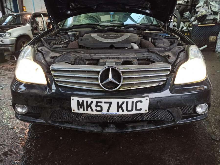 Замок капота Mercedes CLS-Class (W219) (2004-2010) Седан 2007г. | Фото № 16 Замок капота Mercedes CLS-Class (W219) (2004-2010) Седан 2007г. - Фото 16