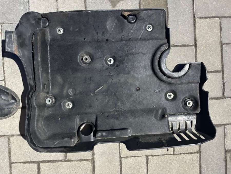 Крышка двигателя декоративная Chrysler Voyager 4 2004г. | Фото № 3 Крышка двигателя декоративная Chrysler Voyager 4 2004г. - Фото 3