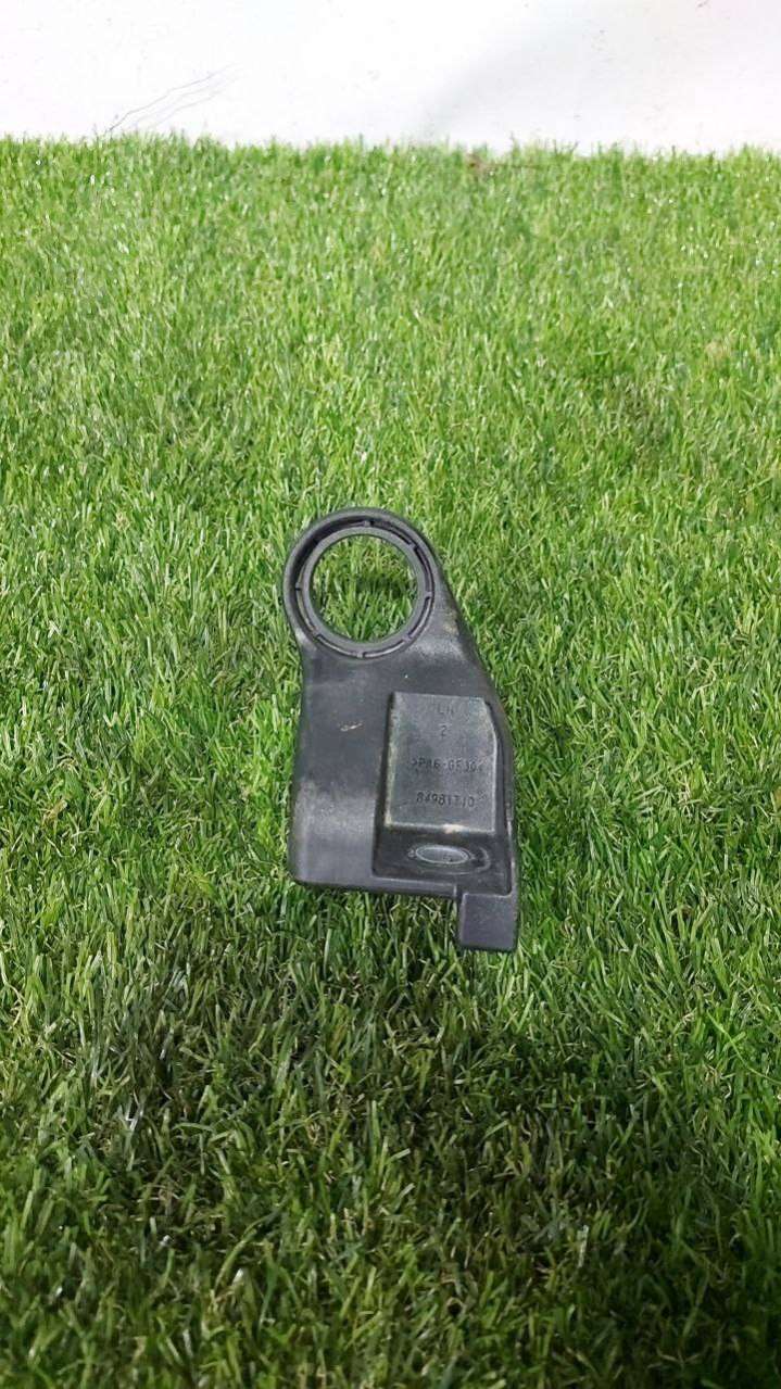 84981710 Кронштейн (крепление) радиатора Chevrolet Equinox 2022г. | Фото № 1 84981710 Кронштейн (крепление) радиатора Chevrolet Equinox 2022г. - Фото 1