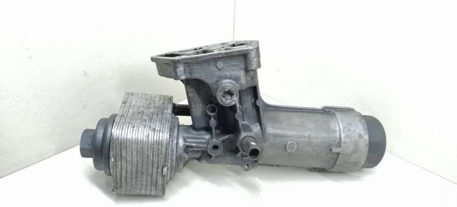 Теплообменник масляного фильтра  Volkswagen Passat B5 2001г. | Фото № 1   Теплообменник масляного фильтра  Volkswagen Passat B5 2001г. - Фото 1