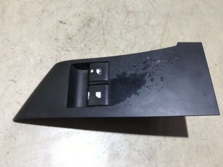 Блок управления стеклоподъемниками Opel Astra J 2012г. | Фото № 2 Блок управления стеклоподъемниками Opel Astra J 2012г. - Фото 2