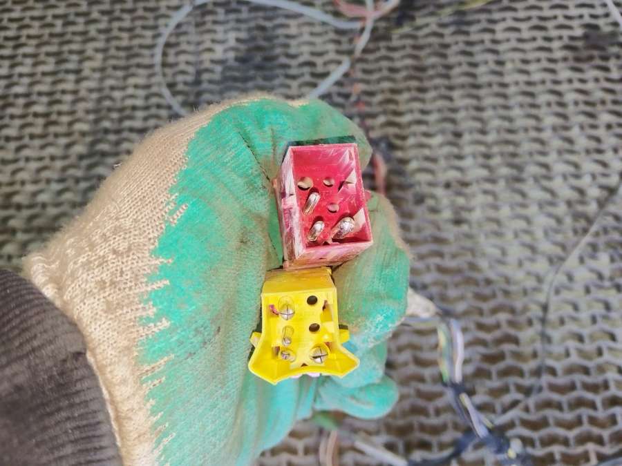 Проводка Audi A4 Универсал 1996г. | Фото № 13 Проводка Audi A4 Универсал 1996г. - Фото 13