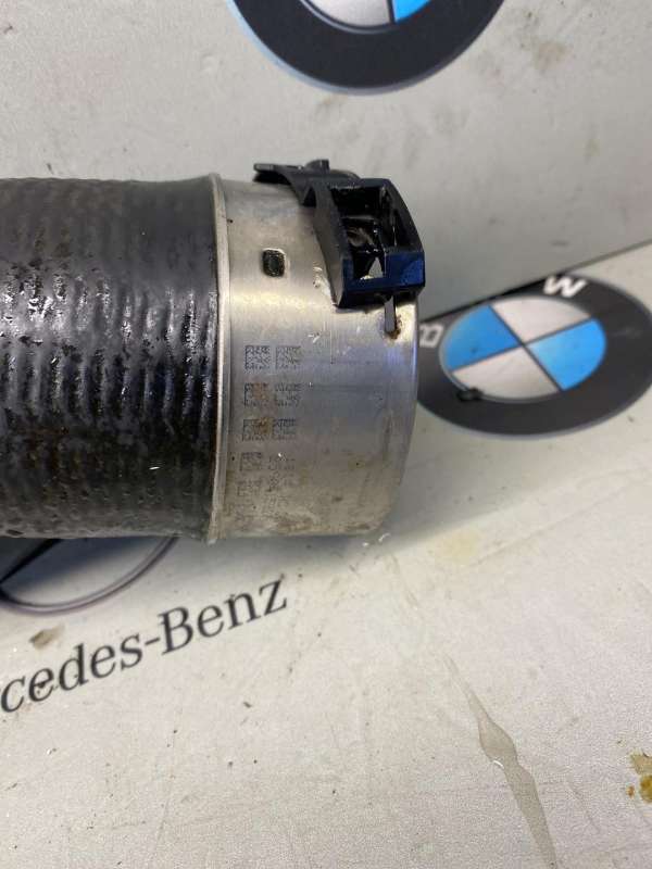 7597591 Патрубок интеркулера  BMW 3 F30/F31/GT F34 2014г. | Фото № 3  7597591 Патрубок интеркулера  BMW 3 F30/F31/GT F34 2014г. - Фото 3