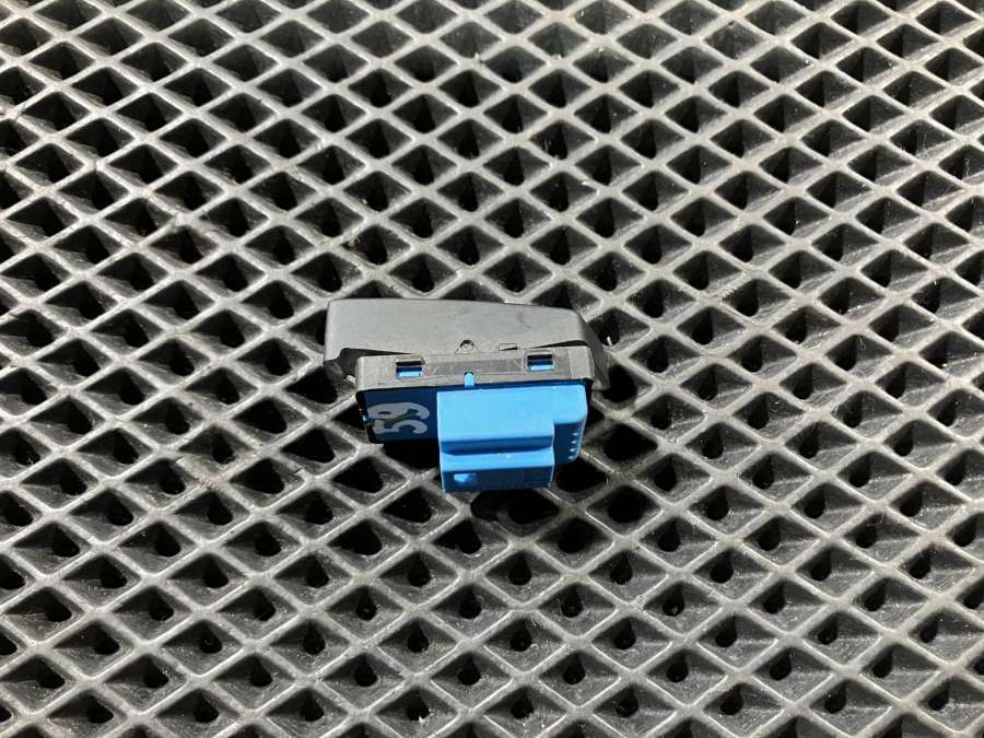 561962136 Кнопка центрального замка Volkswagen Passat USA 2011г. | Фото № 5 561962136 Кнопка центрального замка Volkswagen Passat USA 2011г. - Фото 5