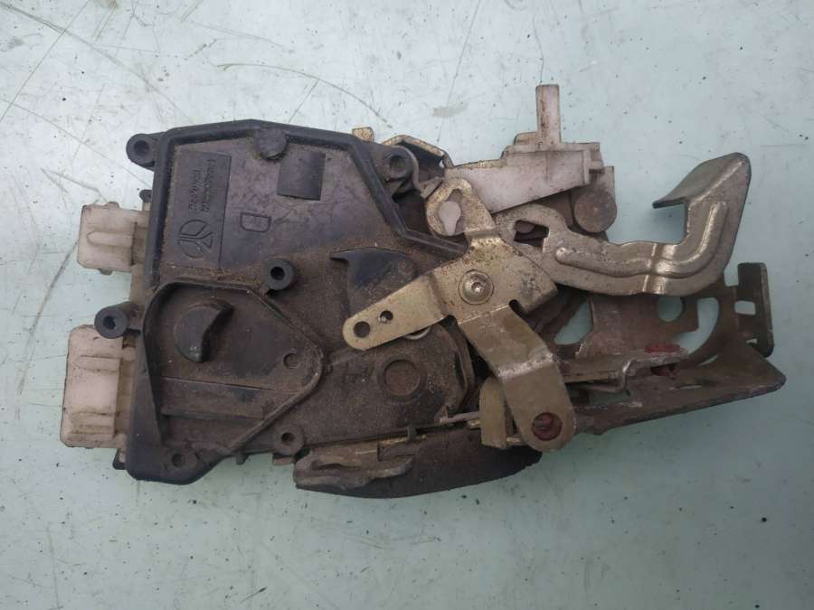 Замок двери передней правой  Peugeot 605  1994г. | Фото № 2   Замок двери передней правой  Peugeot 605  1994г. - Фото 2