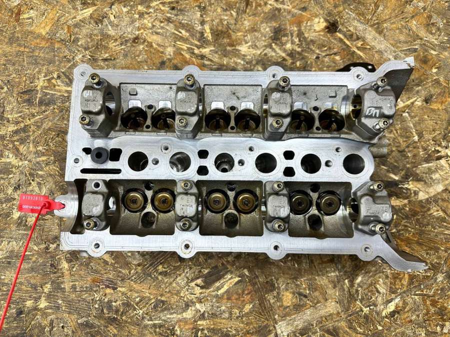 AJ813621LR054846DX236C032CA Головка блока цилиндров правая  Jaguar XF 2 2016г. | Фото № 1  AJ813621LR054846DX236C032CA Головка блока цилиндров правая  Jaguar XF 2 2016г. - Фото 1