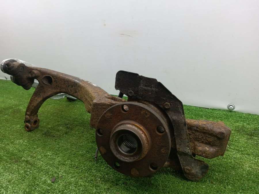 3D04072578AB Кулак поворотный передний правый  Audi A6 C5 (S6,RS6) 1999г. | Фото № 8  3D04072578AB Кулак поворотный передний правый  Audi A6 C5 (S6,RS6) 1999г. - Фото 8