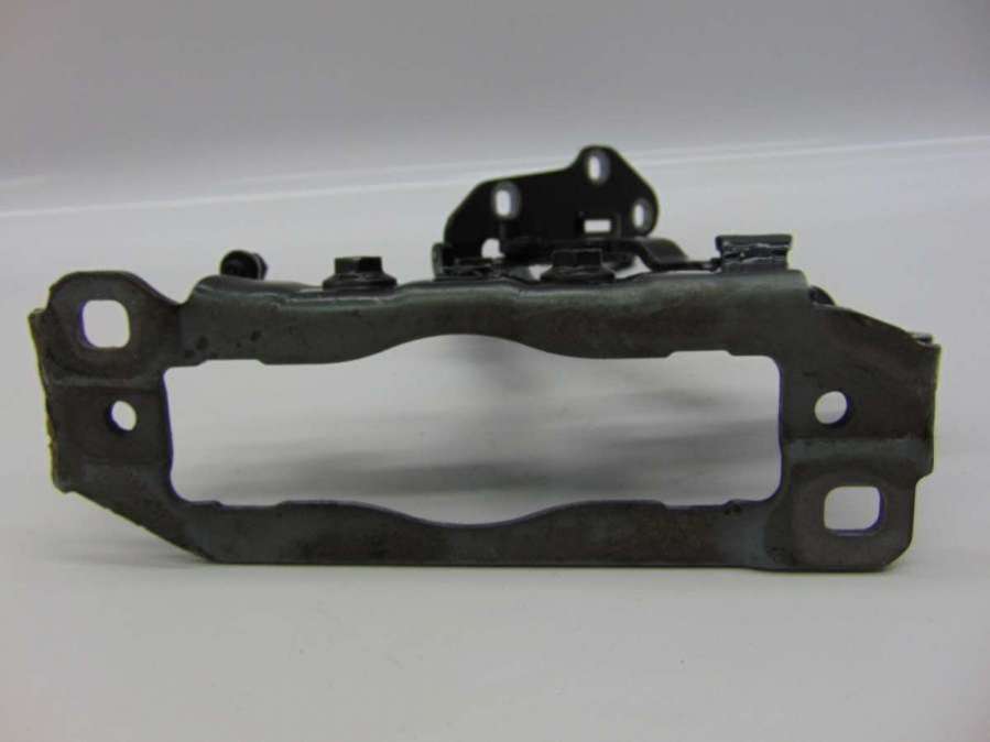 A2048800728 Петля капота левая  Mercedes E W212 2012г. | Фото № 9  A2048800728 Петля капота левая  Mercedes E W212 2012г. - Фото 9