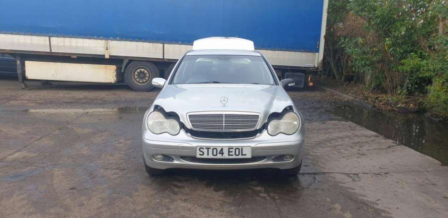 A2038852623 Решетка в бампер нижняя Mercedes-Benz C W203/S203/CL203 W203 2004г. | Фото № 3 A2038852623 Решетка в бампер нижняя Mercedes-Benz C W203/S203/CL203 W203 2004г. - Фото 3