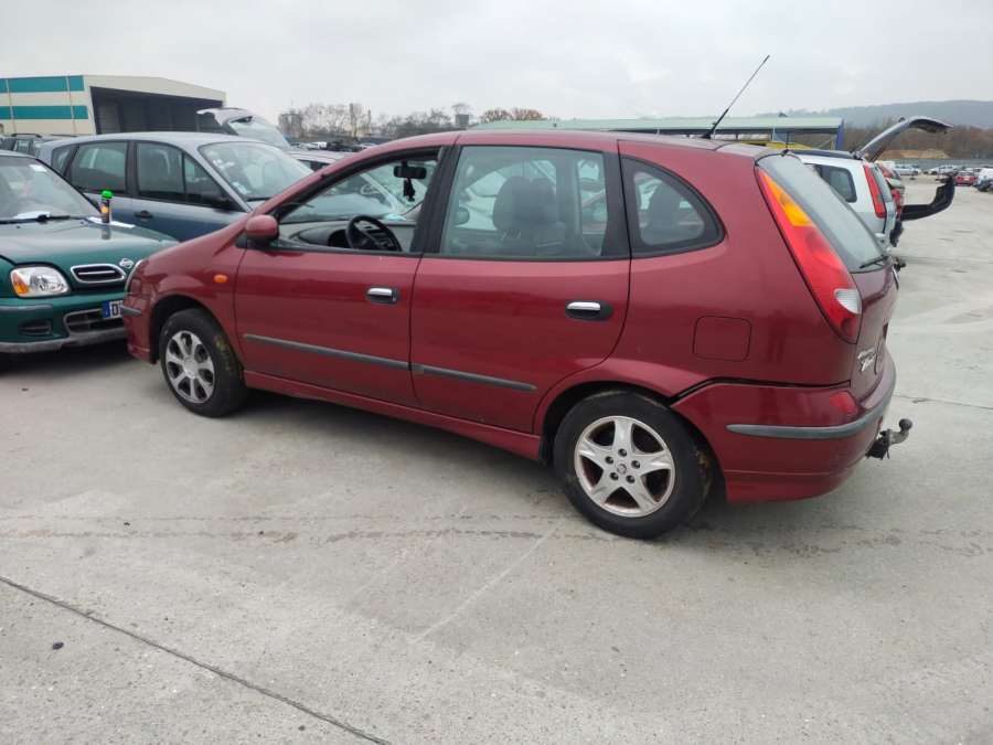 Nissan Almera Tino 2000