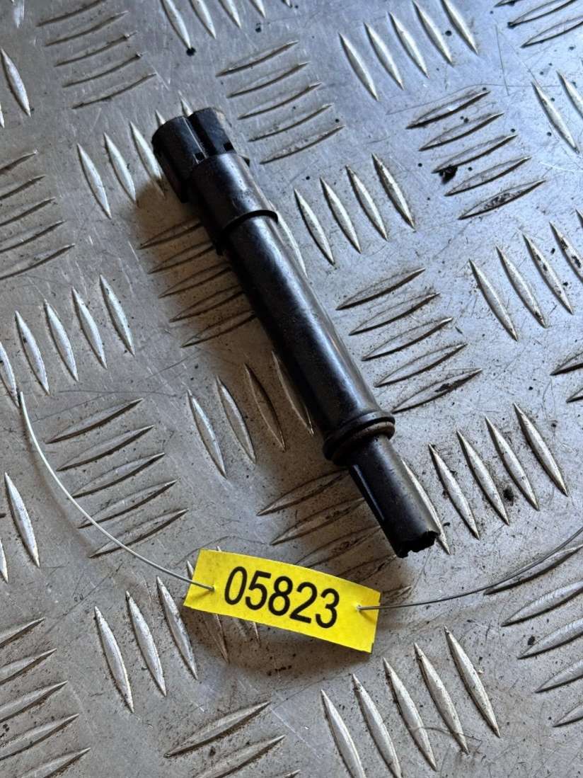 Патрон лампы фары BMW 5 E34 1994г. | Фото № 1 Патрон лампы фары BMW 5 E34 1994г. - Фото 1