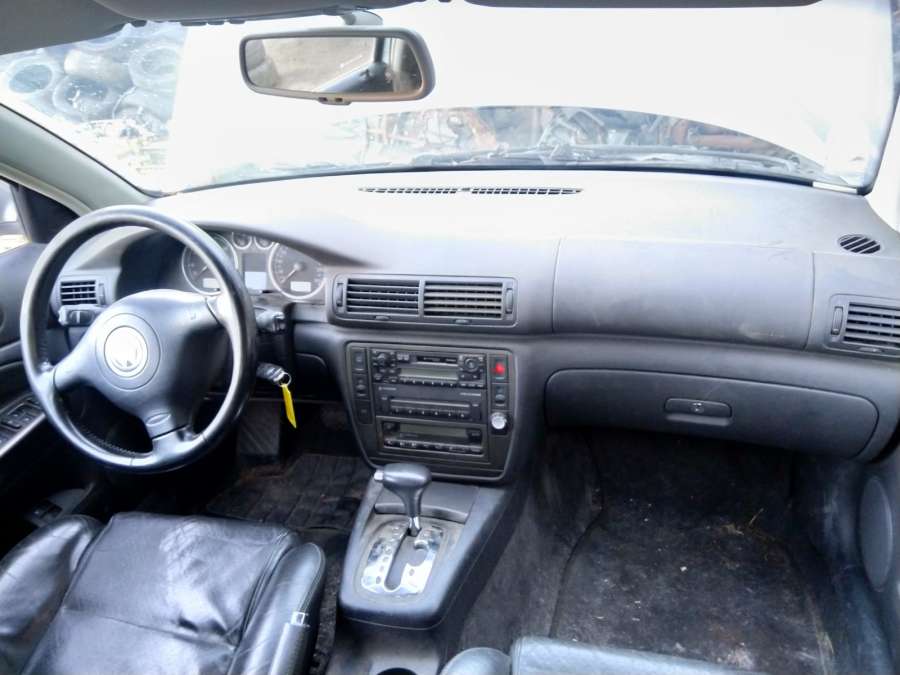 Кнопка стеклоподъемника Volkswagen Passat 5 GP (2000-2005) Универсал 2004г. | Фото № 12 Кнопка стеклоподъемника Volkswagen Passat 5 GP (2000-2005) Универсал 2004г. - Фото 12