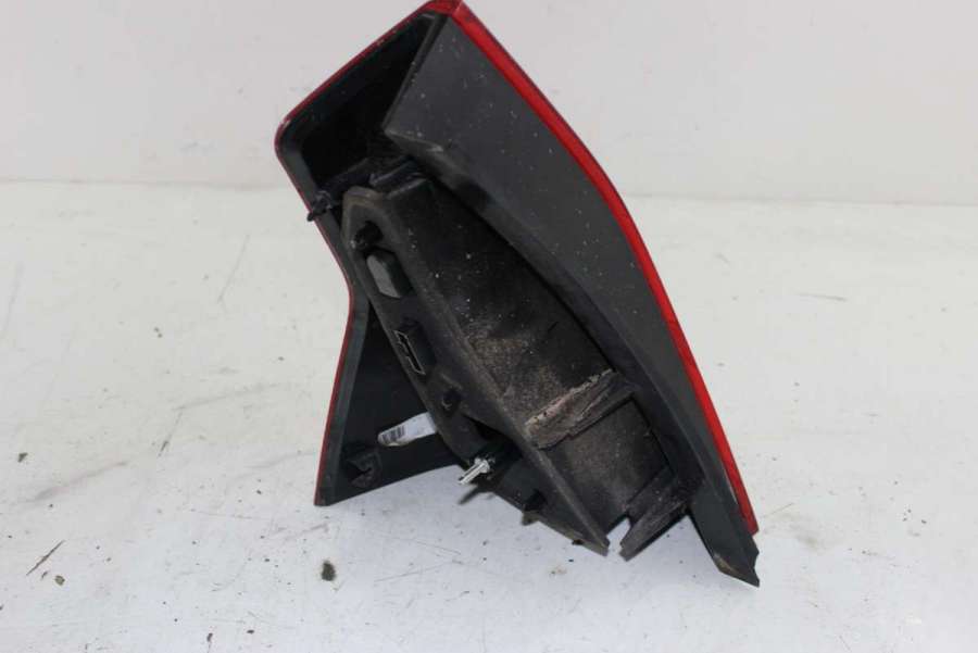 Фонарь задний правый Renault Sandero 1 2010г. | Фото № 2 Фонарь задний правый Renault Sandero 1 2010г. - Фото 2