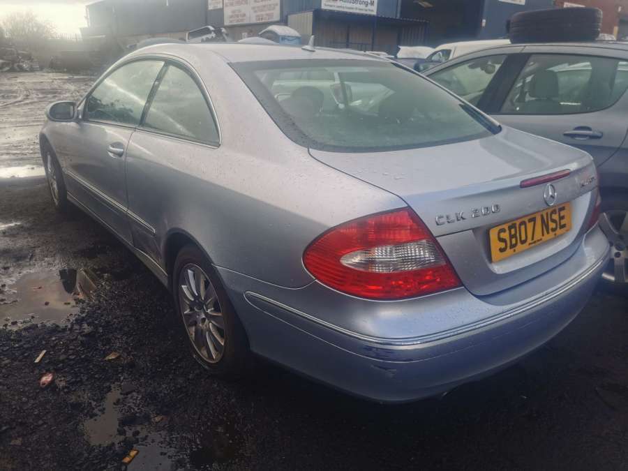 Коллектор выпускной Mercedes CLK-Class (W209) (2002-2010) Купе 2007г. | Фото № 5 Коллектор выпускной Mercedes CLK-Class (W209) (2002-2010) Купе 2007г. - Фото 5