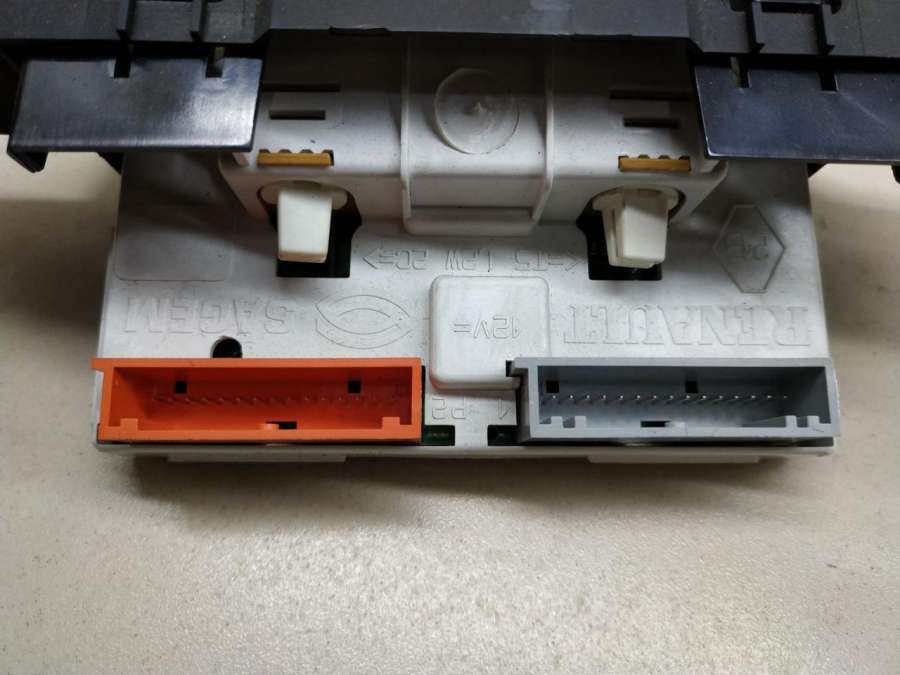 P7700436307ASAGEMAFFA221656209-5A Дисплей Renault Laguna хетчбэк 5 дв. 2000г. | Фото № 4 P7700436307ASAGEMAFFA221656209-5A Дисплей Renault Laguna хетчбэк 5 дв. 2000г. - Фото 4