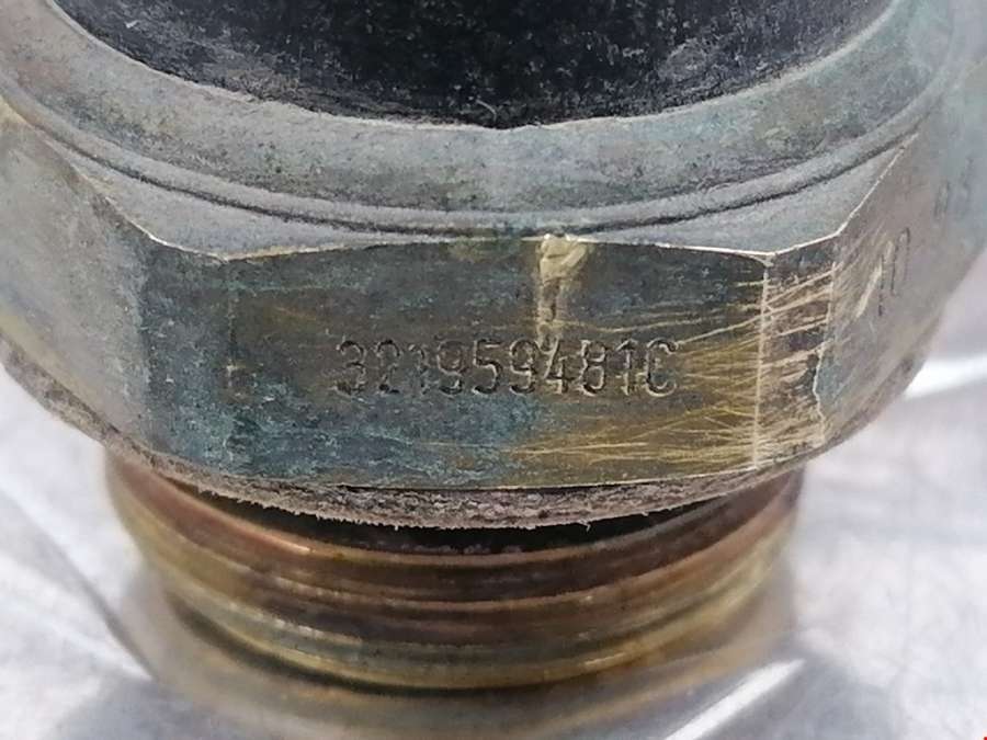321959481C Датчик температуры охлаждающей жидкости Volkswagen Passat 5 (1996-2000) Универсал 1999г. | Фото № 3 321959481C Датчик температуры охлаждающей жидкости Volkswagen Passat 5 (1996-2000) Универсал 1999г. - Фото 3