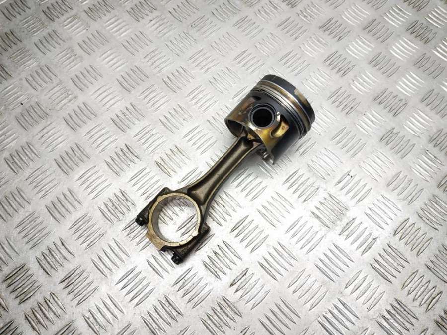 Поршень Skoda Octavia 2 (A5) 1Z 2007г. | Фото № 1 Поршень Skoda Octavia 2 (A5) 1Z 2007г. - Фото 1