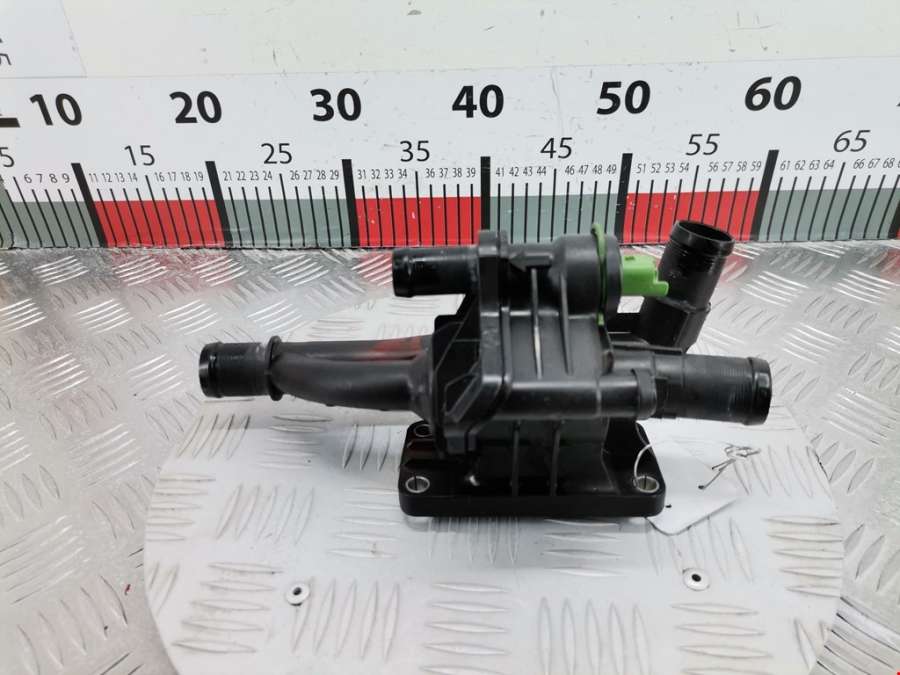 9670253780 Корпус термостата Volvo V60 1 (2010-2018) Универсал 2014г. | Фото № 1 9670253780 Корпус термостата Volvo V60 1 (2010-2018) Универсал 2014г. - Фото 1