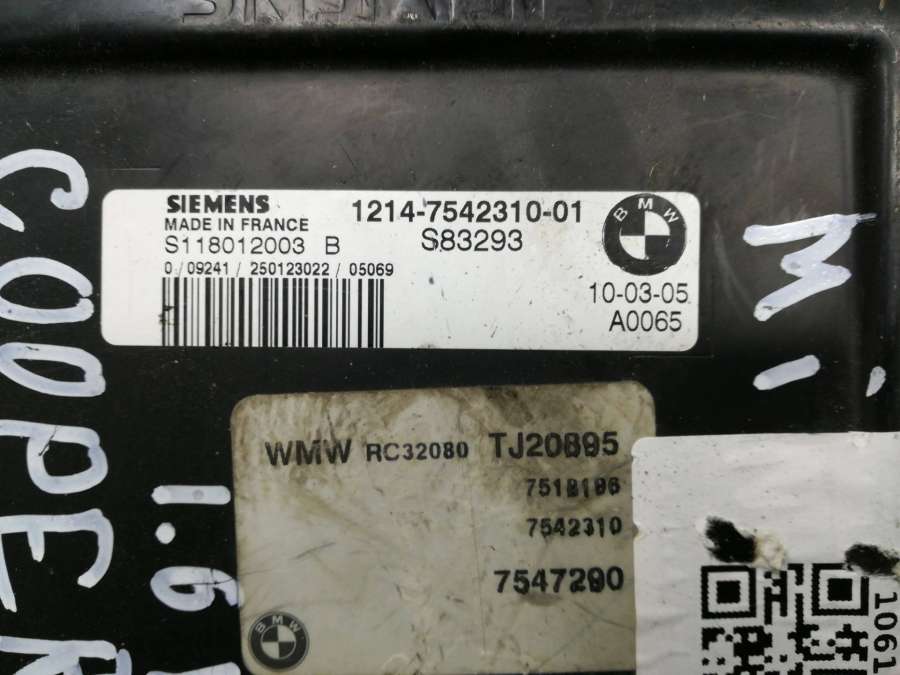 S118012003BS105961001 Блок управления двигателем  Mini Cooper S хетчбэк 5 дв. 2002г. | Фото № 2  S118012003BS105961001 Блок управления двигателем  Mini Cooper S хетчбэк 5 дв. 2002г. - Фото 2