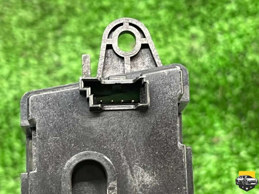 E1065974F Панель управления магнитолой BMW 3 F30/F31/GT F34 2014г. | Фото № 8 E1065974F Панель управления магнитолой BMW 3 F30/F31/GT F34 2014г. - Фото 8